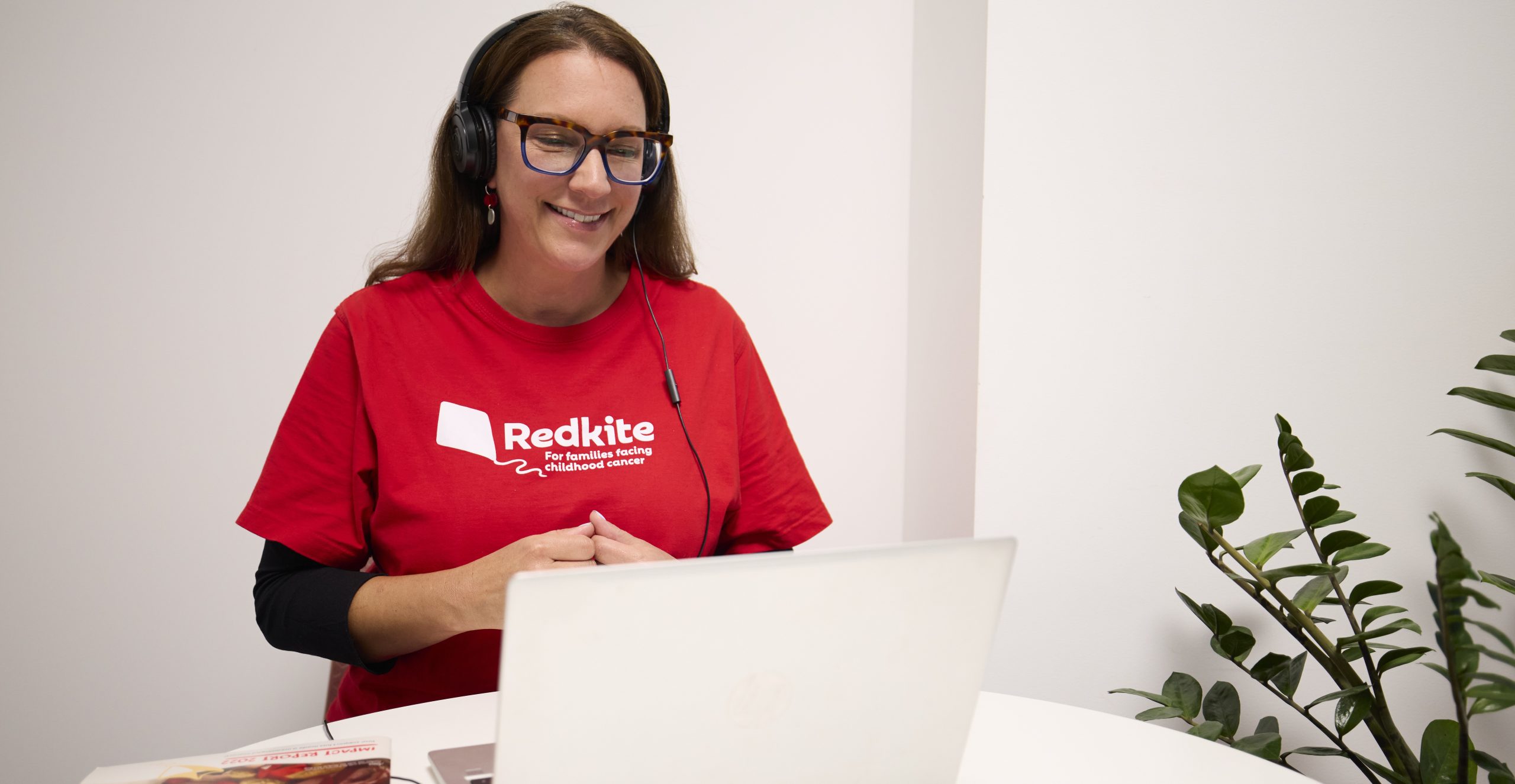 a counselling running an online support program through cancer hub